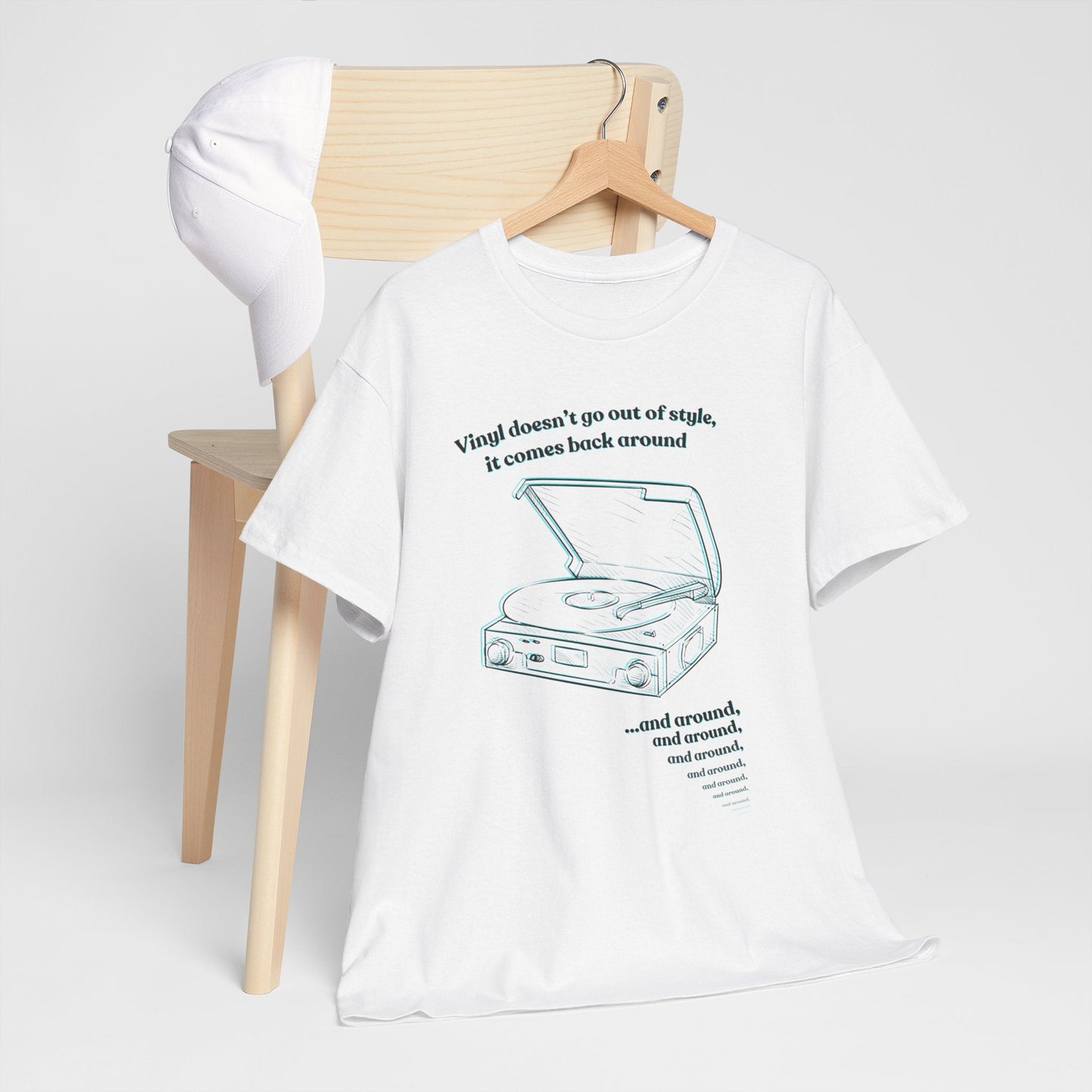 'Vinyl Doesn't Go Out Of Style' Men's T-Shirt