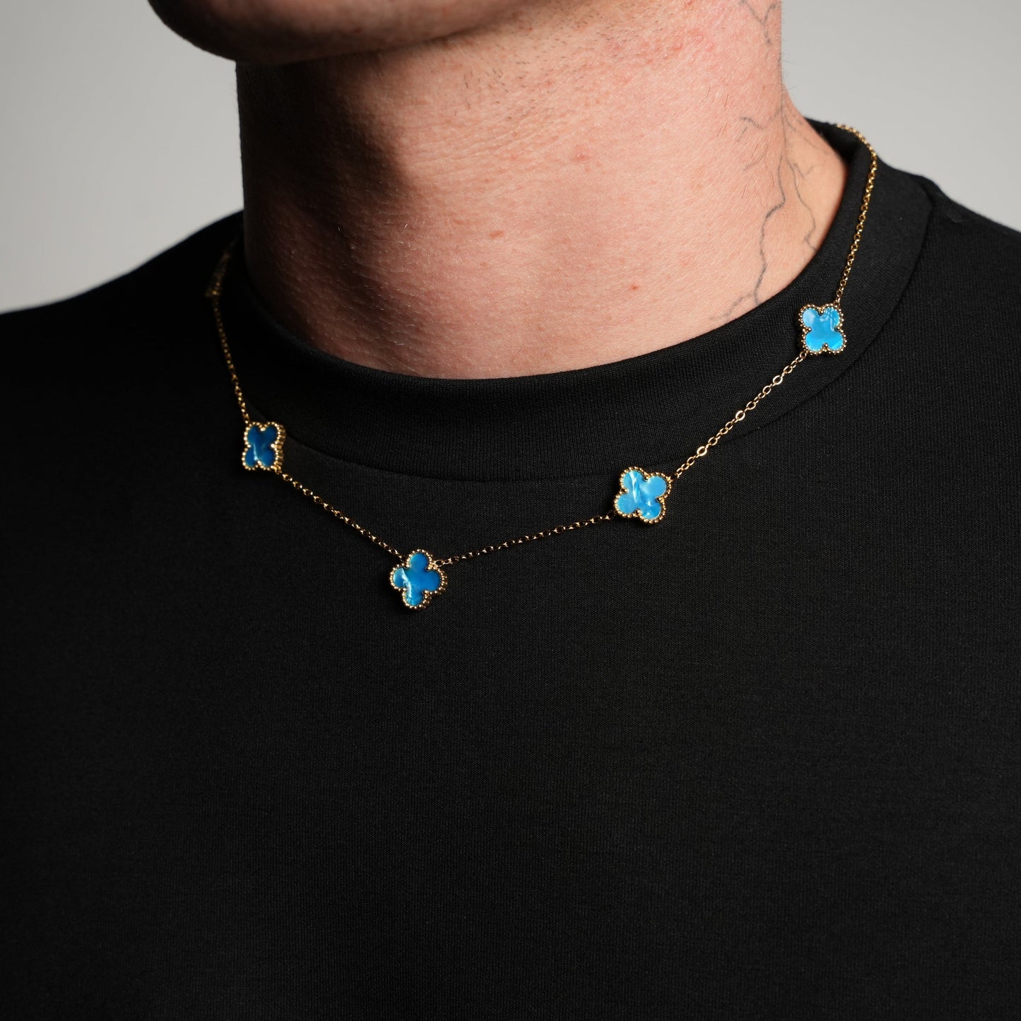 Gold Pearl Clover Necklace (Blue)