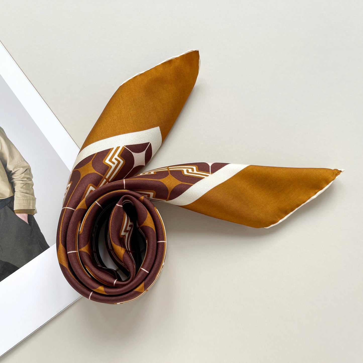 Retro Geometric Silk Square Scarf - 65cm Double-Sided Print Men's Neckerchief with Hand-Rolled Edges