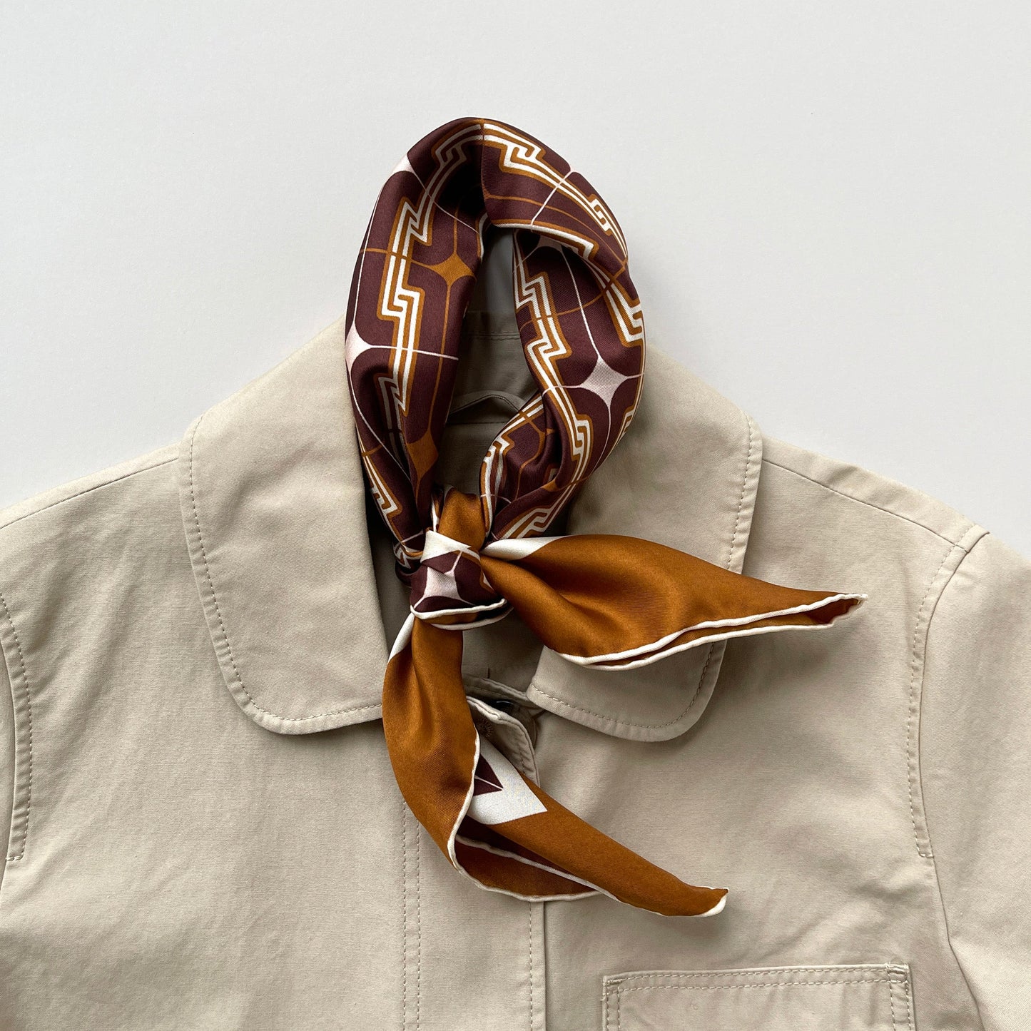 Retro Geometric Silk Square Scarf - 65cm Double-Sided Print Men's Neckerchief with Hand-Rolled Edges