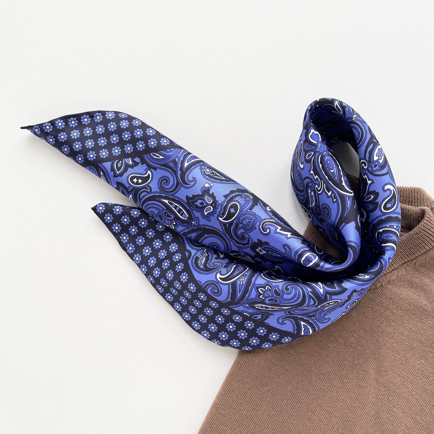 Classic Paisley Silk Scarf - 53cm Hand-rolled Men's Neckerchief