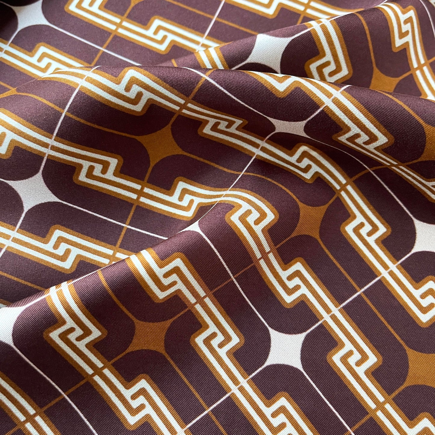 Retro Geometric Silk Square Scarf - 65cm Double-Sided Print Men's Neckerchief with Hand-Rolled Edges