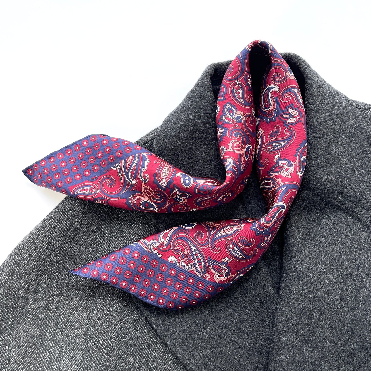 Classic Paisley Silk Scarf - 53cm Hand-rolled Men's Neckerchief