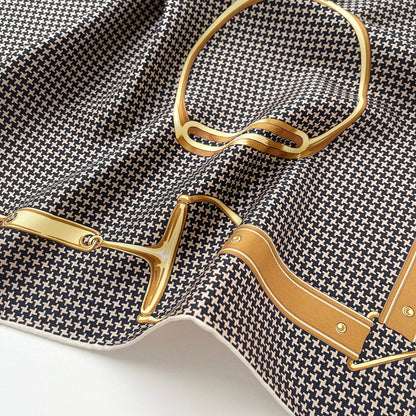 Black & Beige Classic Houndstooth Silk Scarf – 65cm Hand-Rolled Square Bandana