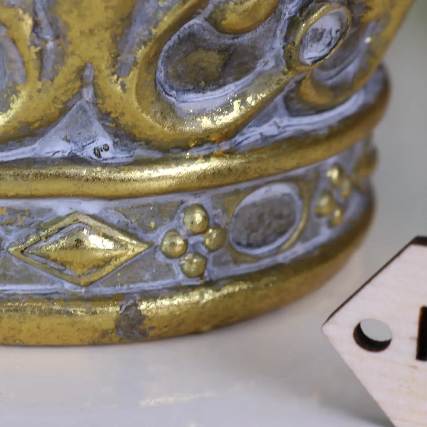 Ziro Crown Candle Holder Vintage Style
